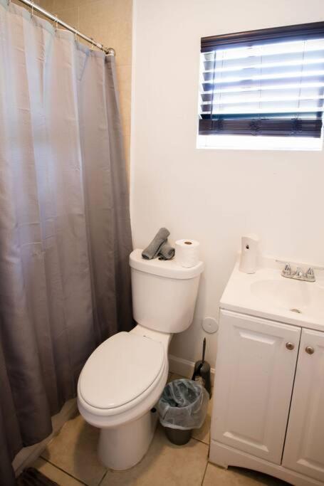 3 Bedroom Miami Home 15 Minutes To The Beach מראה חיצוני תמונה